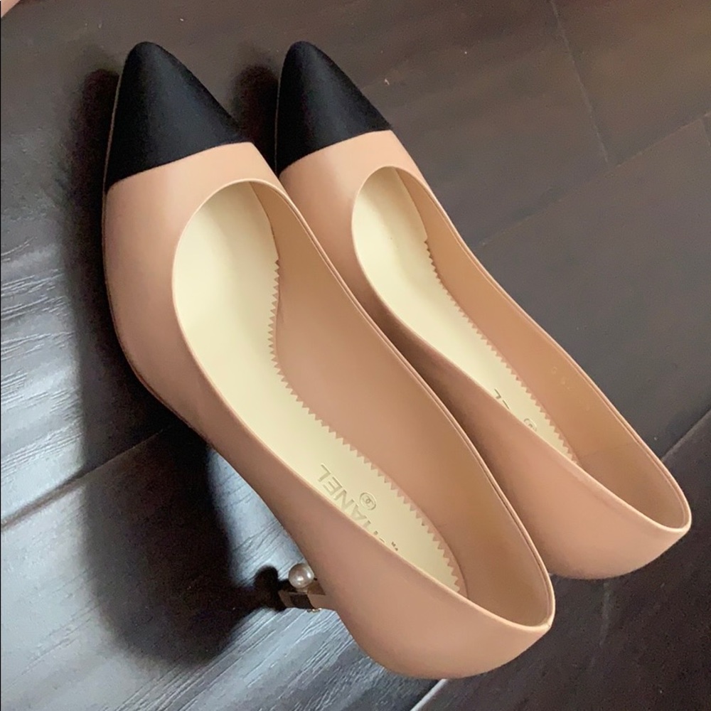 Authentic Chanel leather pearl NEW heels size 38 - Picture 8 of 16
